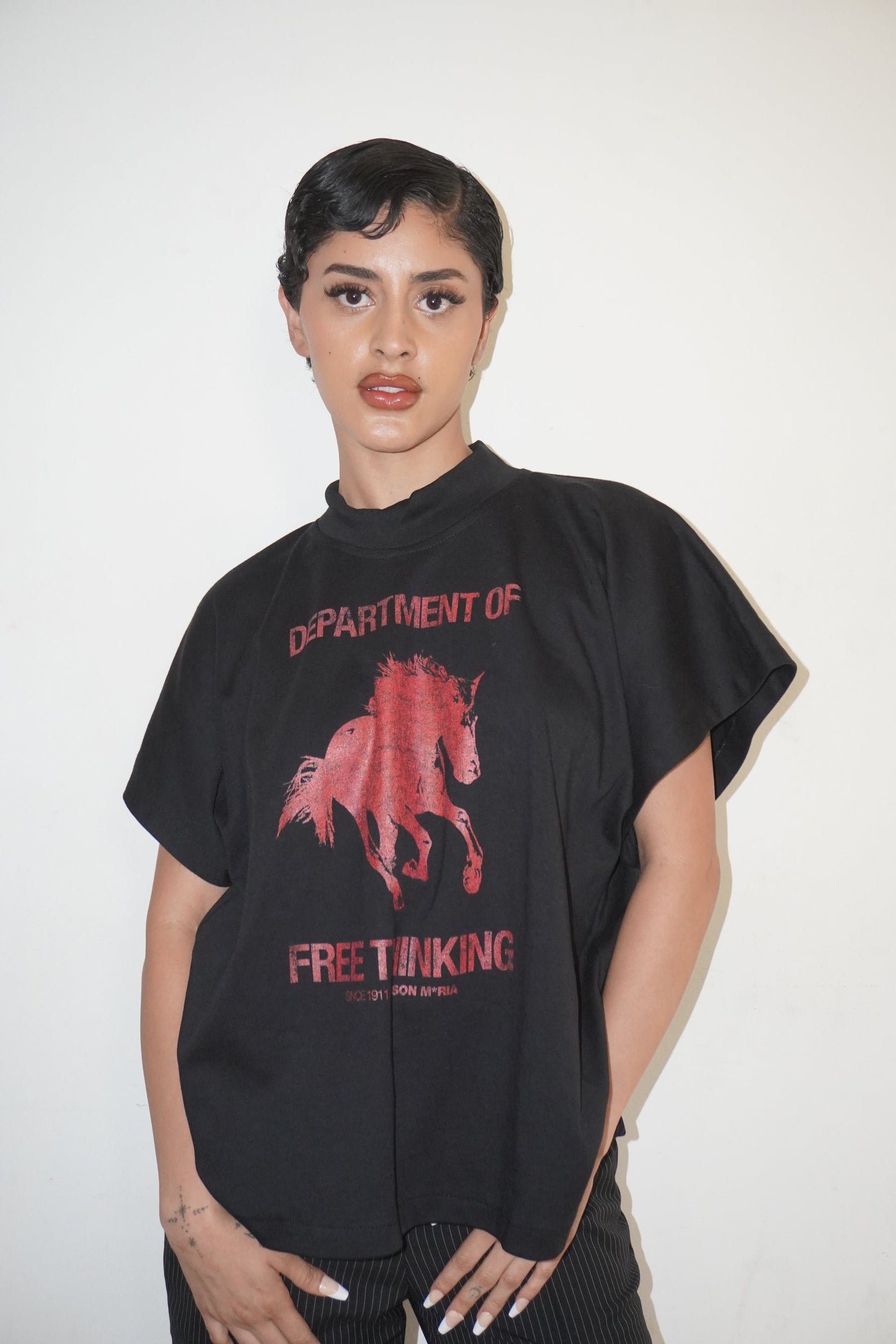 THINKING ROJA T-SHIRT