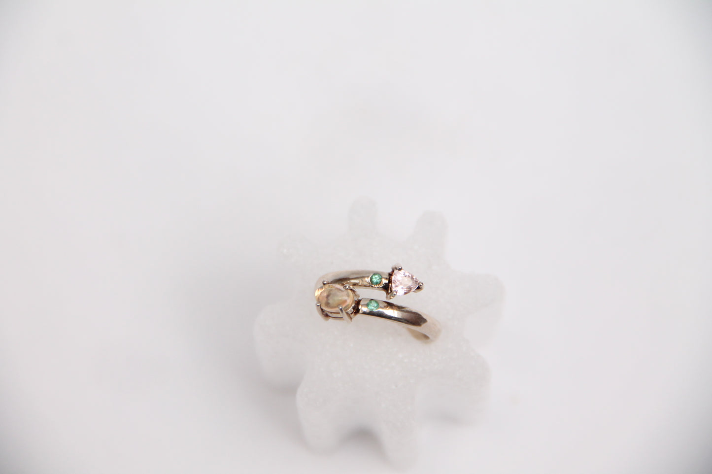 Anillo Opalo y Turmalina Rosa