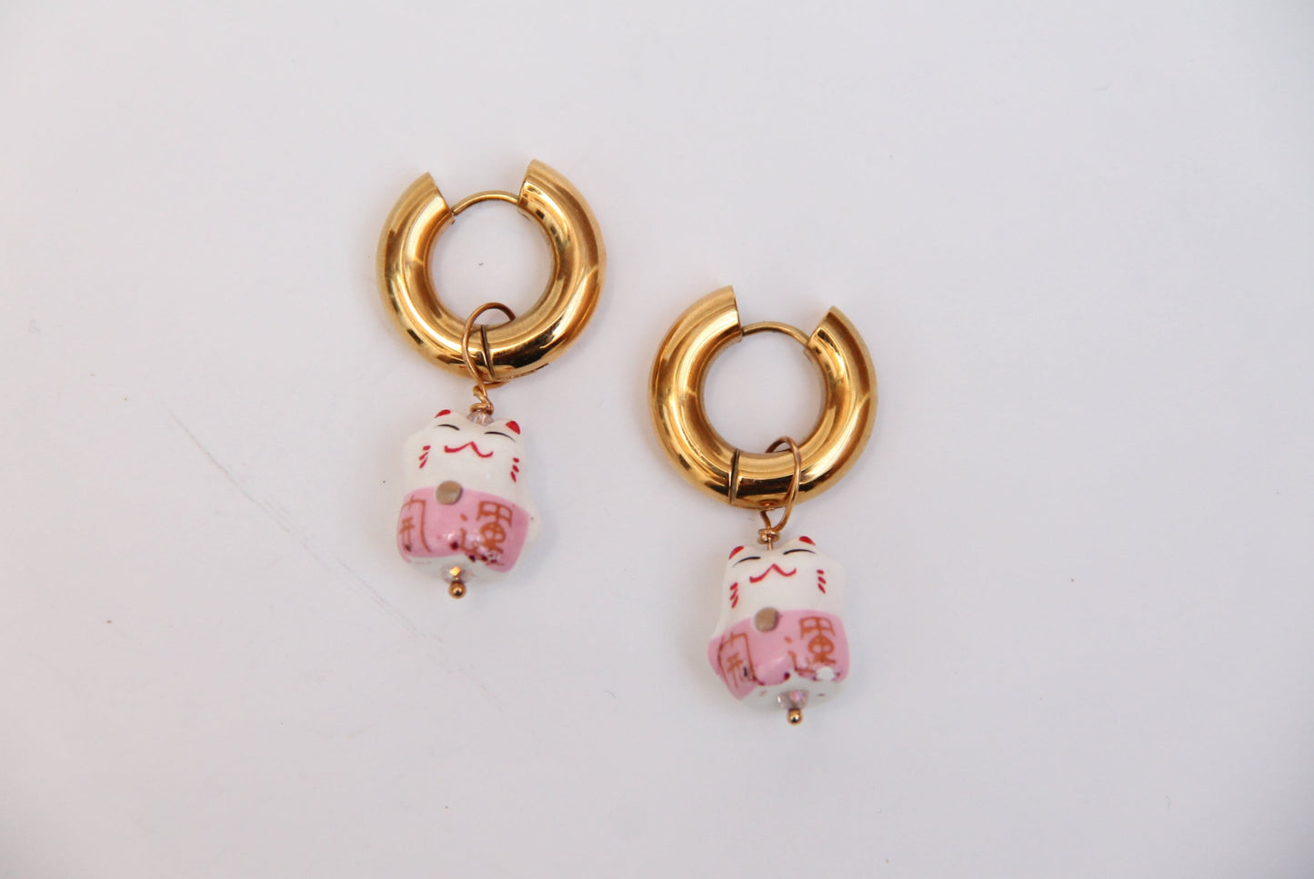 Aretes Maneki