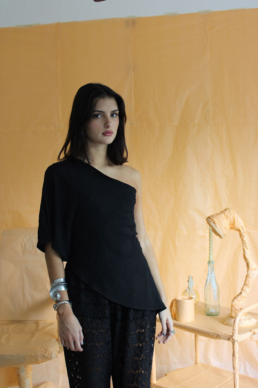 Blusa Irregular Negra