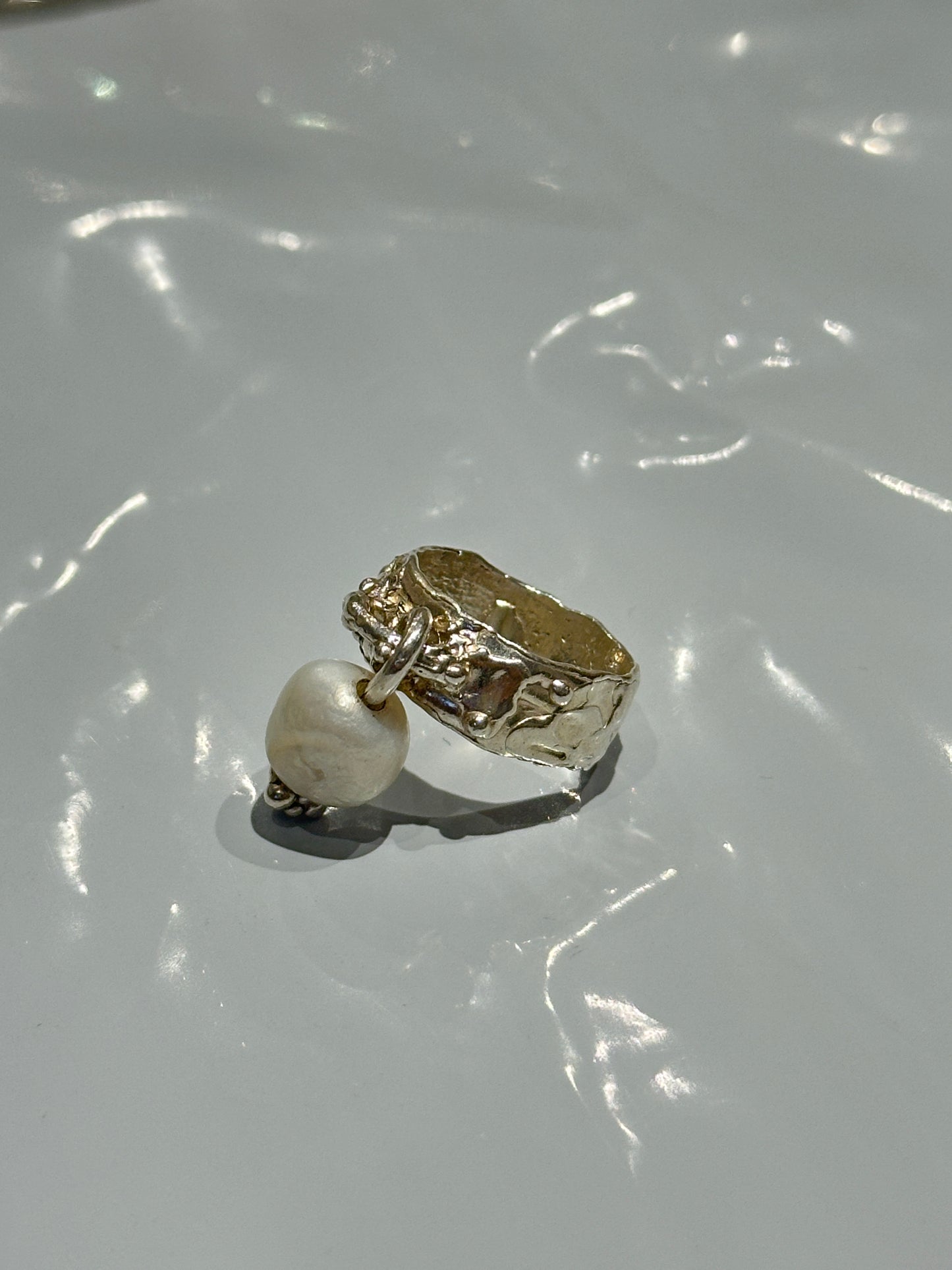 Anillo Perla Natural de Río