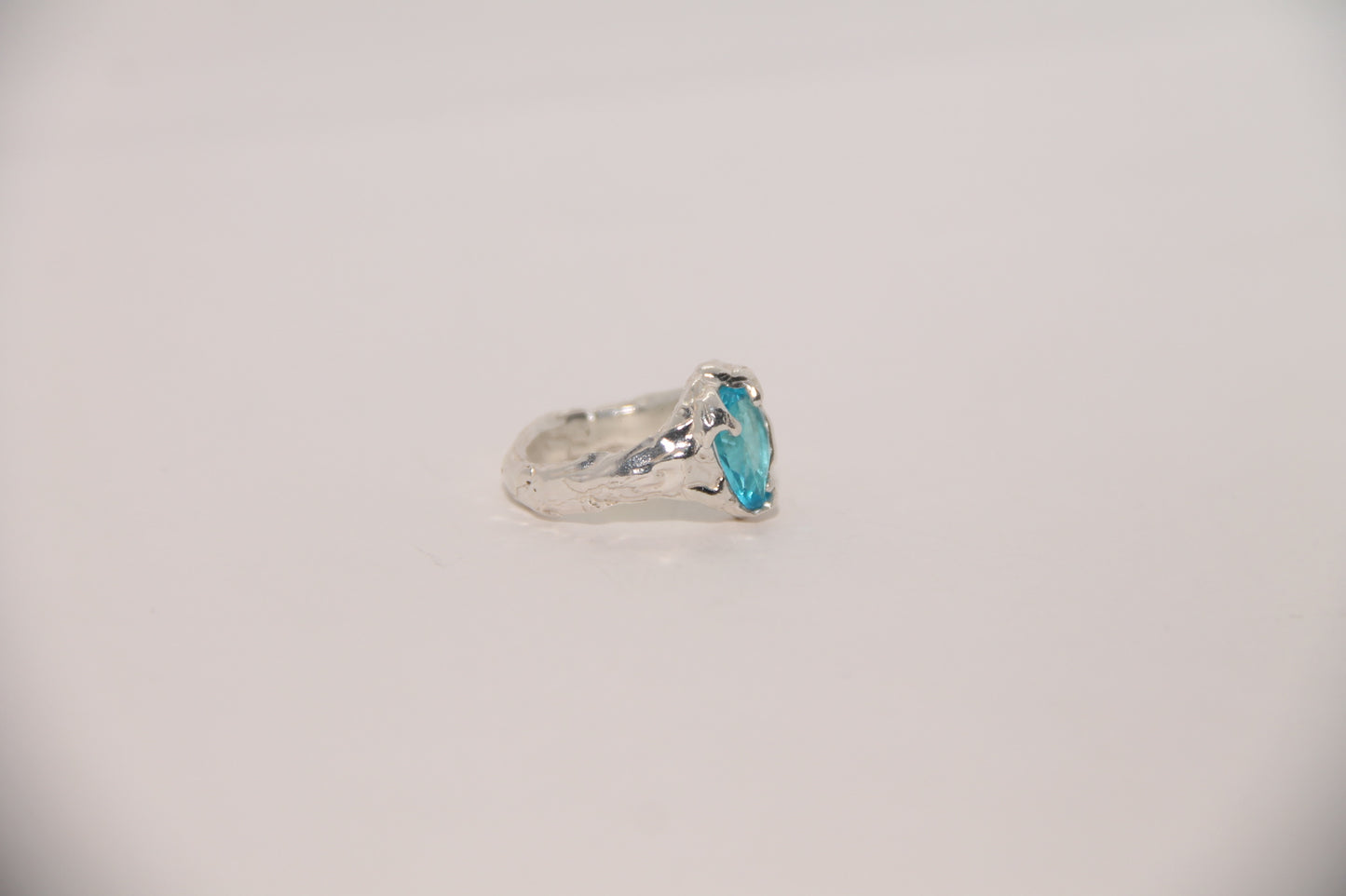 Anillo Circonia Azul