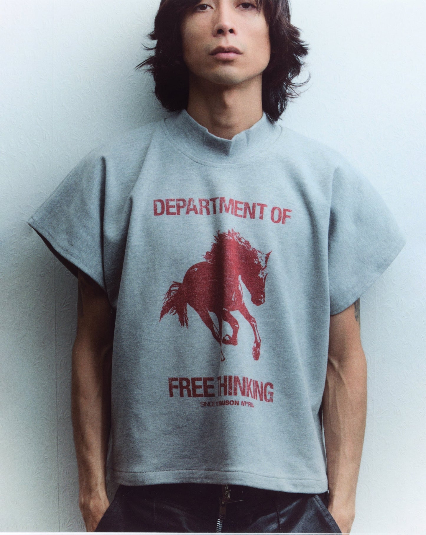 Thinking T-Shirt Gris con Rojo